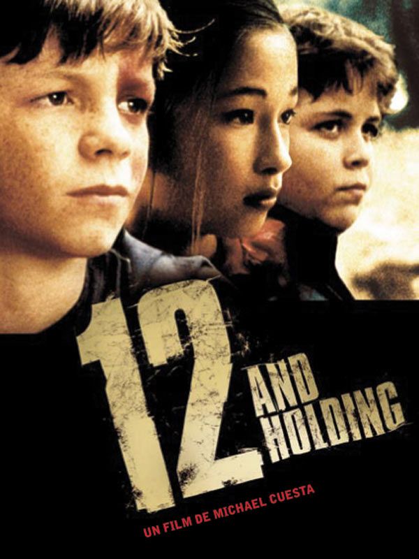affiche du film 12 and Holding