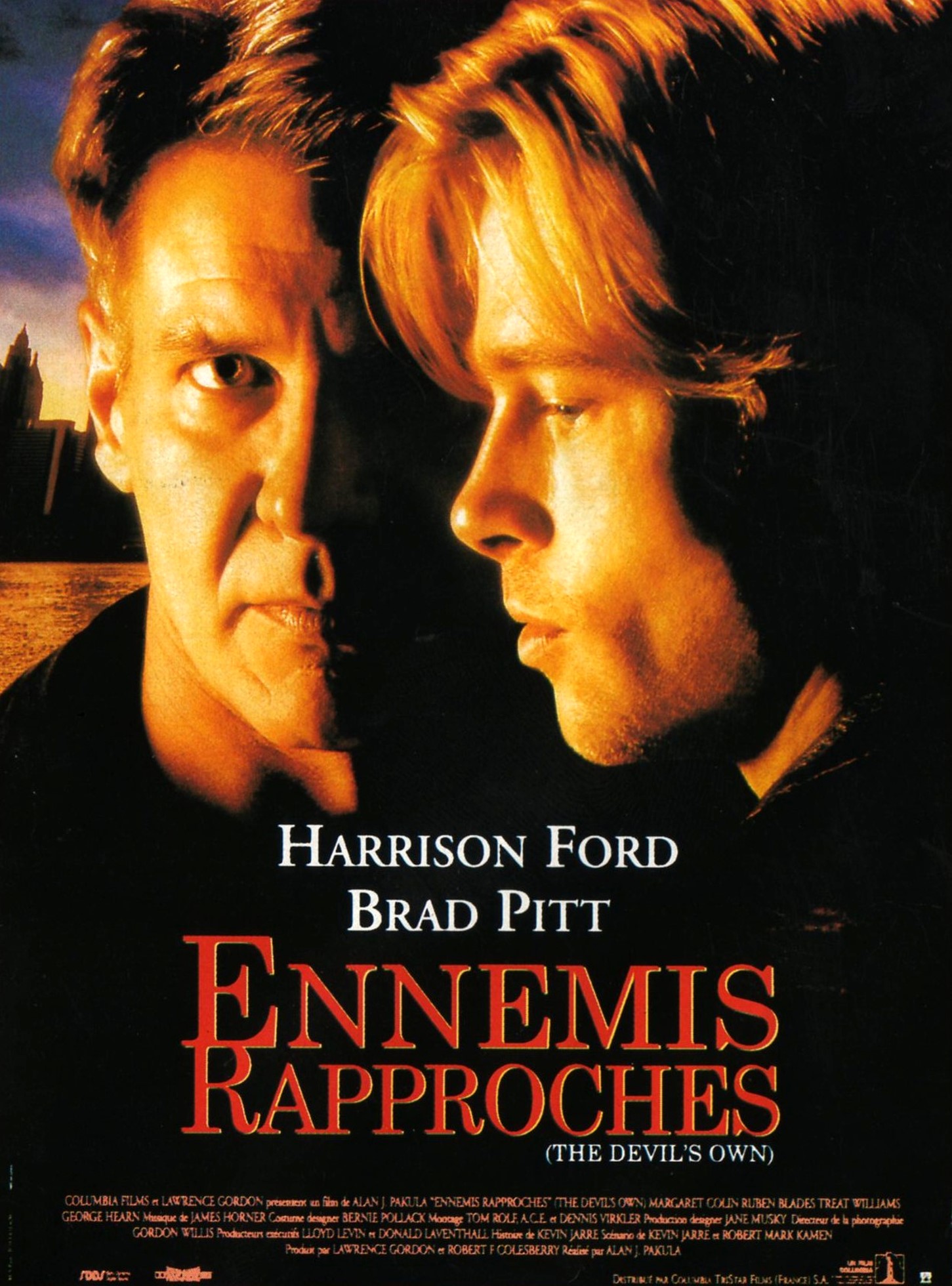 affiche du film Ennemis rapprochés