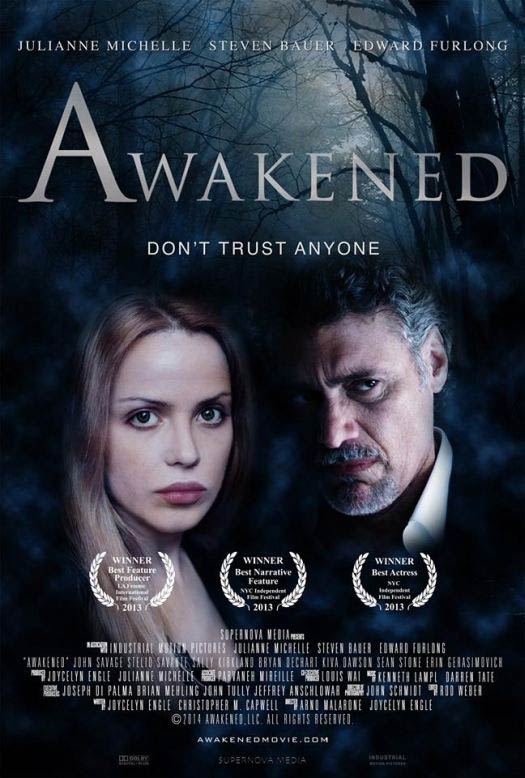 affiche du film Awakened