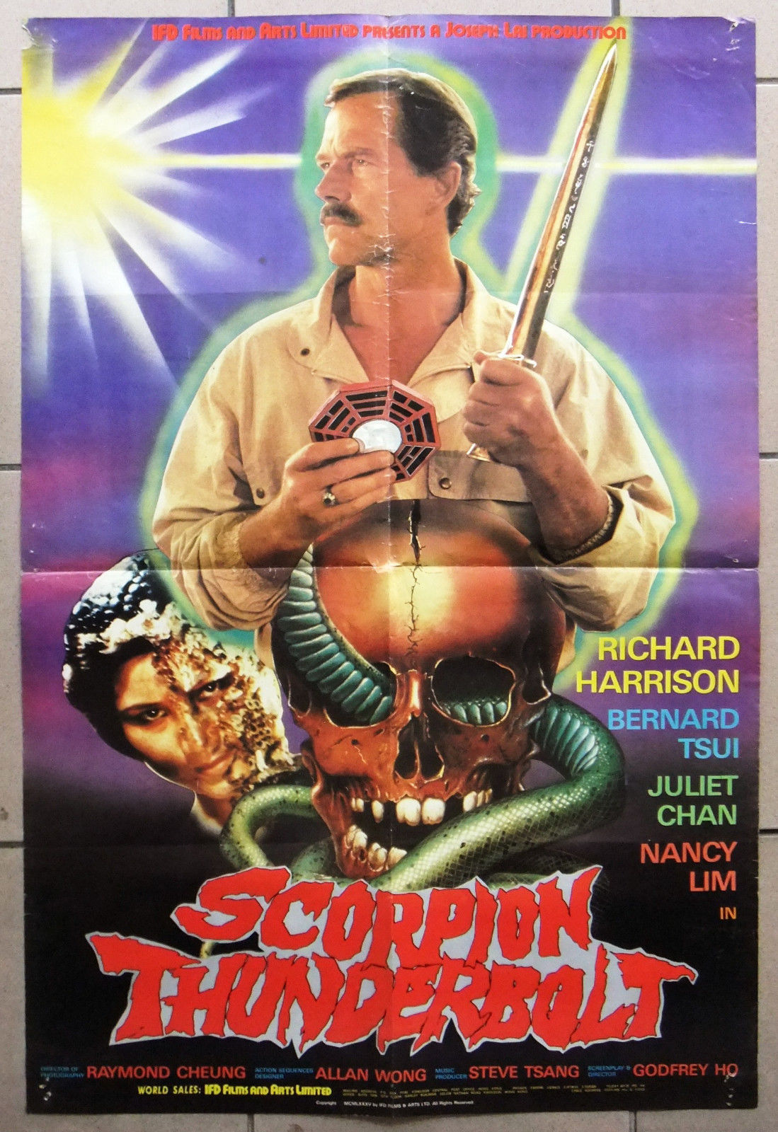 affiche du film Scorpion Thunderbolt
