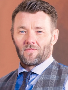 Joel Edgerton in thor ragnarok