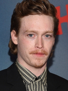 Caleb Landry Jones - Seriebox