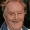 portrait Robert Hardy