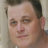 portrait Billy Gardell