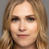 portrait Eliza Taylor