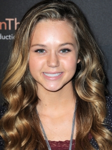 Next photo of Brec Bassinger