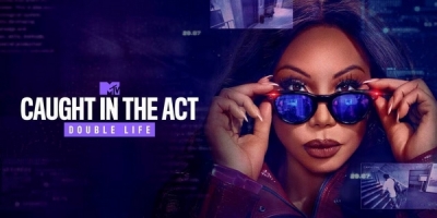 Caught in the act : Double vie